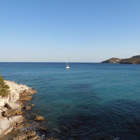 Ξενοδοχείο Τα τρία Αδέλφια Αγία Μαρίνα Εξωτερικό φωτογραφία